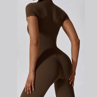 Κλασική κοντομάνικη φόρμα με φερμουάρ - καφέ