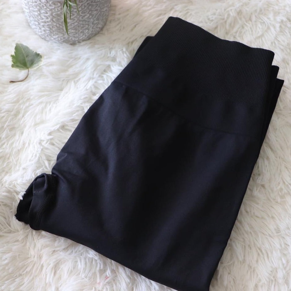 High Waisted Black Legging